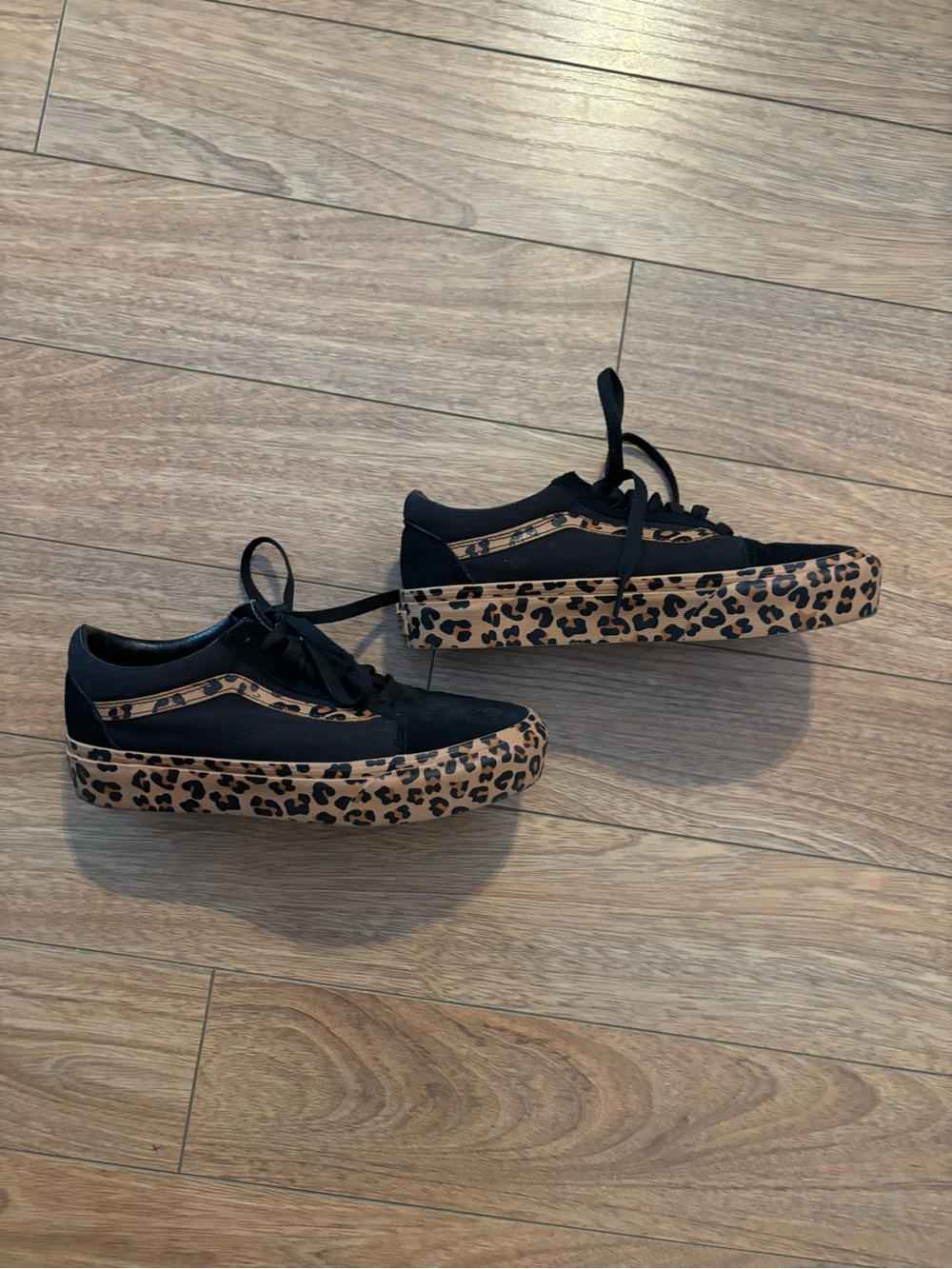 Vans Black Suede Sneakers with Leopard Trim Women’s size 9 - Picture 4 of 5